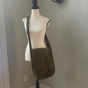 US Army vintage ammunition bag green shoulder bag reinforced combat ammo